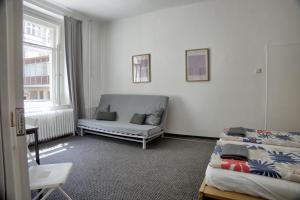 Private Room for 4, Free Parking, Main Train Station, Walk Everywhere
