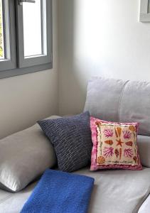 Azzurro Sea View Apartment with Parking and Balcony 5 min Walk to Beach