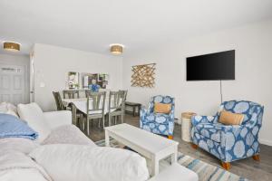Brewster townhouse near beach & golf