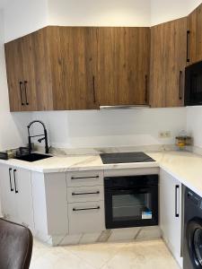 The Urban Chic Retreat , 2BR with WiFi and AC