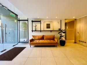 Modern Studio in Prime Laundry Rooftop Pool Gym