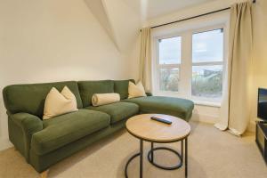 Charming Top Floor Cardiff Gem