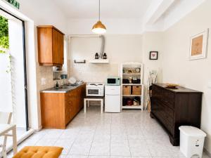 Traditional Ground-Floor Apartment with Courtyard in Kyparissia