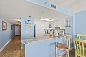 8th Floor Open Condo On-site restaurant w bar Multiple pools