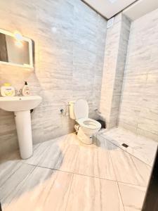 Modern apartment sur la courniche de la ville