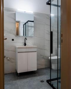 Luxury Oceanview Apartment - Athens Riviera
