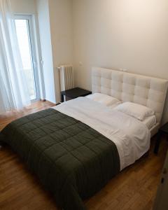Luxury Oceanview Apartment - Athens Riviera