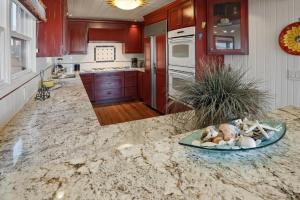 Twin Lakes Hideaway