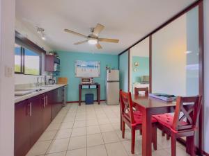 Marina Loft 305 Beautiful corner studio 3rd floor