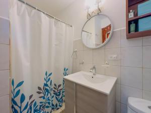 Marina Loft 305 Beautiful corner studio 3rd floor