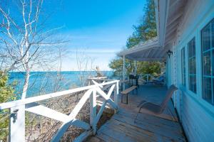 136 Birdie Simcoe Cottage private Beach, Kayak