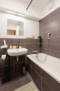 BNB 3 Towers apartment