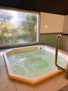 Apartamento com varanda e vista para a Pedra Azul Condomínio Vista Azul