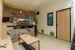 RedDoorz near Seasons City Mall 3