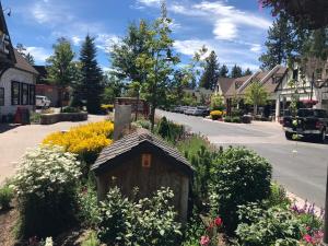 Beautiful Remodeled Home, Hot Tub, Near Ski & Lake