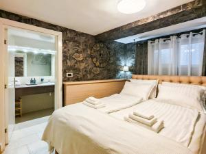 DivaLux New Suite E Boutique Hotel with AC and Wi-Fi