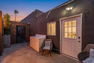 Sleek Premium Studio Near The Grove & Fairfax