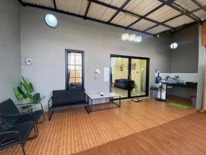 Lora House