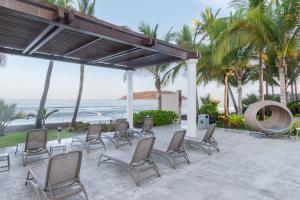 Hermoso Condo al Pie de la Playa Camino al Mar