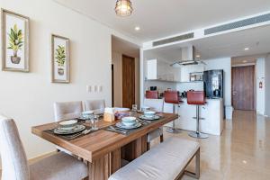 Hermoso Condo al Pie de la Playa Camino al Mar