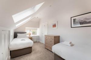 3 Bed in Market Place Ambleside oc-lr106