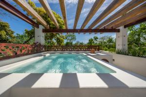Villa with Lagoon Pool & Jacuzzi 400m from Xcaret