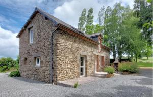 Lovely Home In La Chapelle-Uree With Wifi