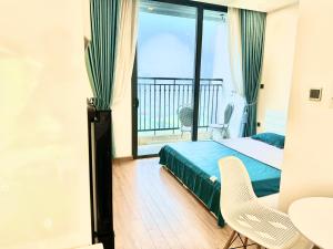 Elegant Studio Above the Hanoi Skyline with Luxury Hotel Comfort
