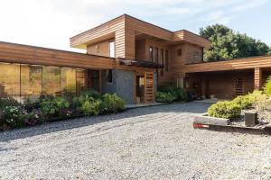 Luxury House with Jacuzzi SummerPool Villarrica