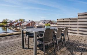 Amazing Home In Uitgeest With Wifi