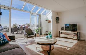 Gorgeous Home In Uitgeest With Wifi