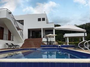 Summer House Villa en Condominio privado La Mesa Cundinamarca