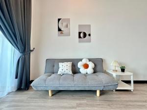Minimalistic Seaview TheSuites Straits Quay 5Pax