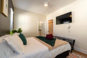Brand New Downtown Beach Stay,WilmingtonPoolWiFi