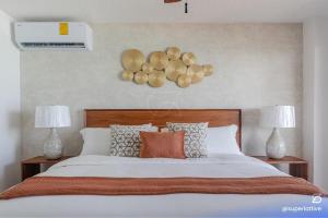 Incredible 2BD Beach Oceanfront in great location