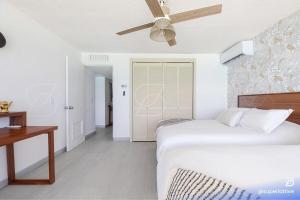 Incredible 2BD Beach Oceanfront in great location