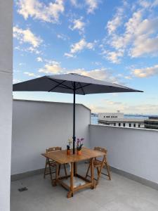 COBERTURA Uni Home 1003 - ESTILO, CONFORTO, ESPAÇO E BELÍSSIMA VISTA DA BAÍA DE GUANABARA E DO RIO DE JANEIRO