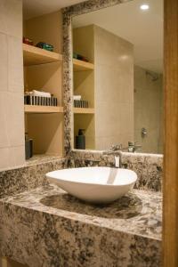 Azteca Princess Newly Renovated Condo with Pool