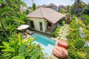Bergamo by DH - Palm Tree Escape with Pool & Spacious Patio