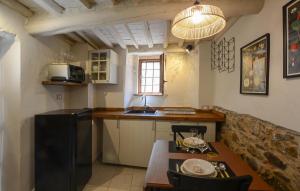 1 Bedroom Cozy Home In Corsanico