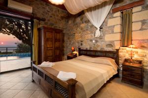 Sea-Sunset Views Villa Lefkothea with Private Pool near Elafonissi