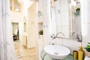 Unique & Comfortable Gem in the Heart of the City