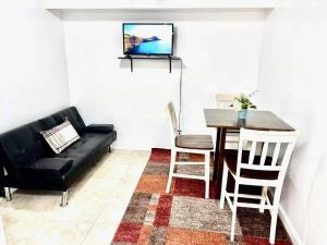 Completely Private 2 BR Apt with Backyard in LIC !!!