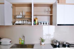 Botanica - 2BR - Cozy Spacious & Airy Near Airport