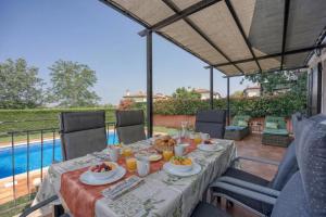 Villa Kristina with Pool - Happy Rentals