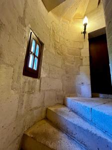 Donjon de Saintines - gîte 6 adultes 3 enfants - monument historique