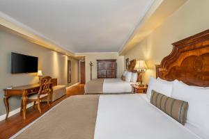 Hotel Brossard, an Ascend Collection Hotel