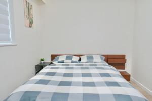 Convenient & Cozy 8 Beds Home - Prime Location with 4 Free Parking