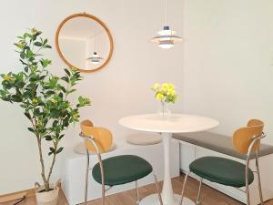 Opening Special Near Gwanaksan SNU Spacious 2 Rooms 3 Queen Size Beds Up to 6 People