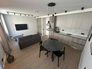DELUXE Old Town Apartment